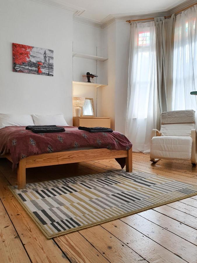 Home In Queen'S Park 런던 외부 사진