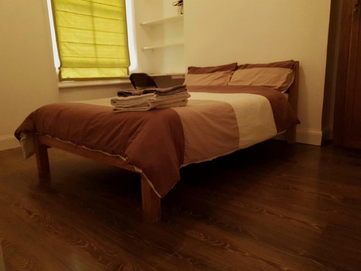 Home In Queen'S Park 런던 외부 사진