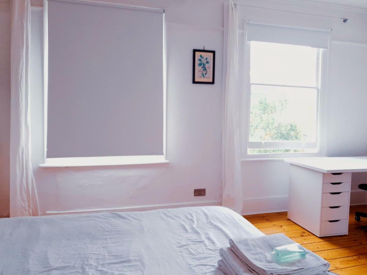Home In Queen'S Park 런던 외부 사진